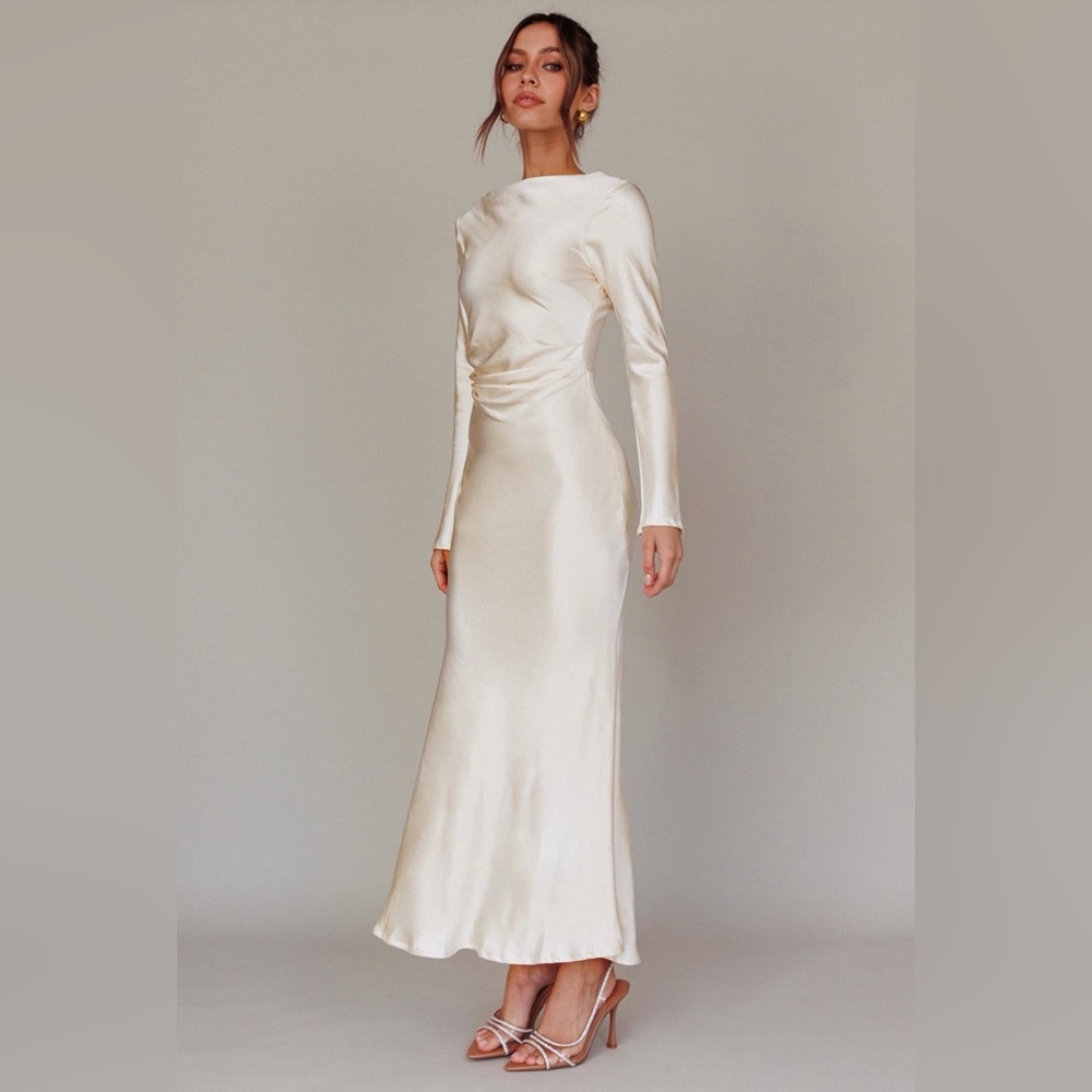 Selfie Leslie Cream Long Sleeve Dress